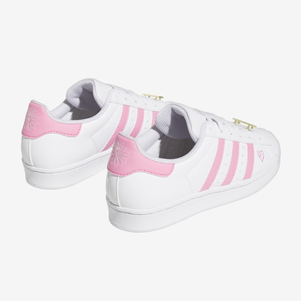 adidas Originals Superstar
Girls' Grade School Casual Basketball Sneakers IG2749 - Picture 5 of 7
